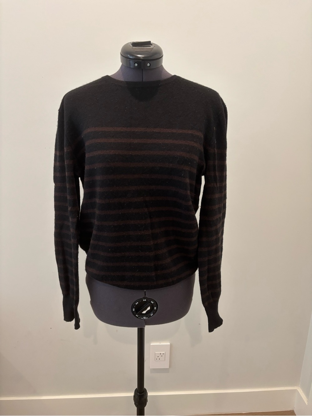 Steven Alan Women's Black and Brown Striped Cashmere Crewneck Sweater